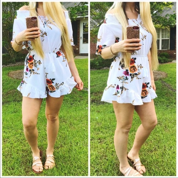 SALE|| Light Chiffon Flirty Floral Romper ||MEDIUM - Picture 3 of 3